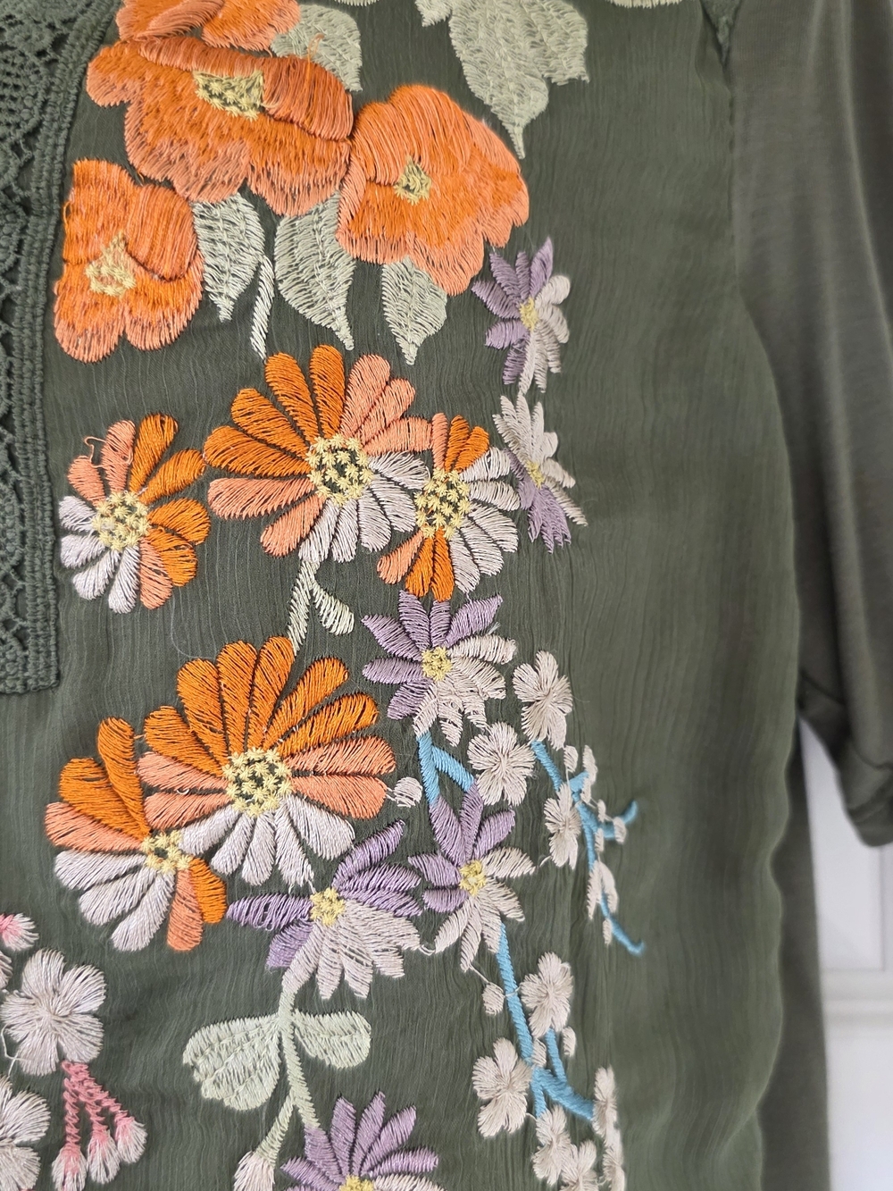 Tiny Eliana Embroidered Half-Sleeve Top - Picture 9 of 15